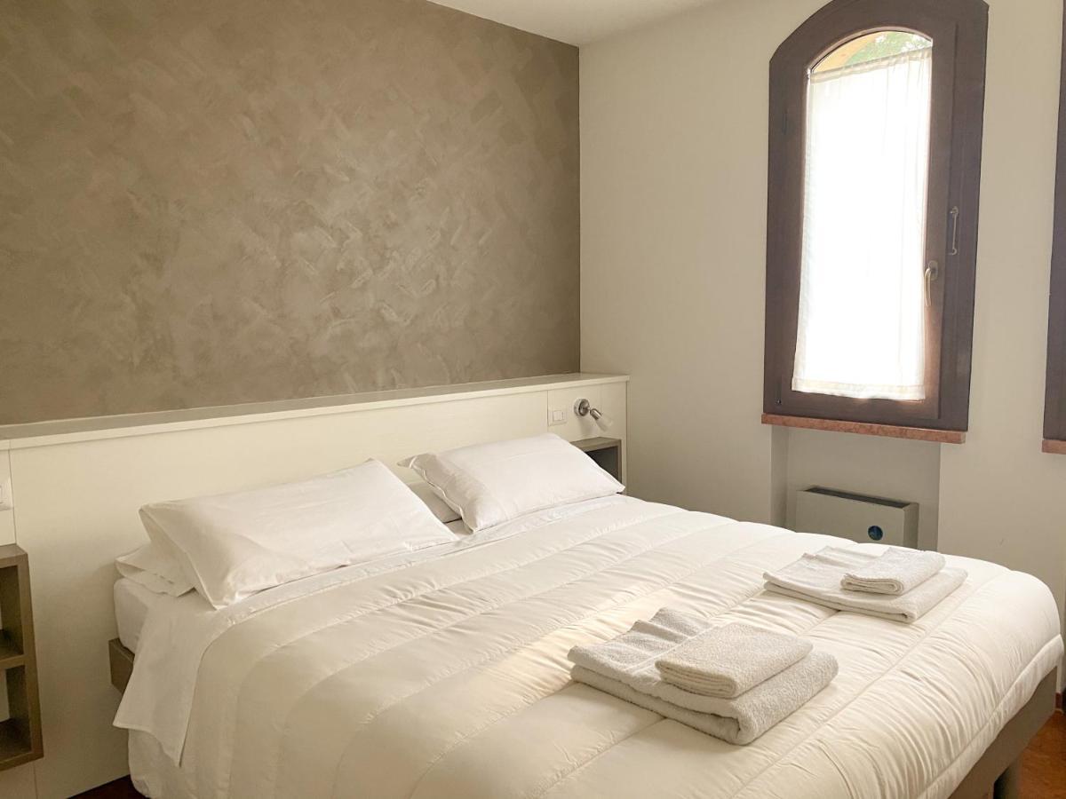 Jolly Apartments Sirmione Eksteriør bilde